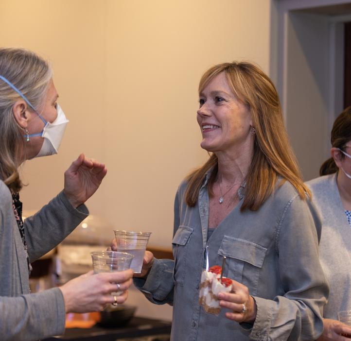 Sascha Hallett and Kim Halsey talking.